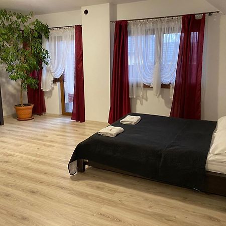 Ceglany Dworek Chojnow Exteriör bild